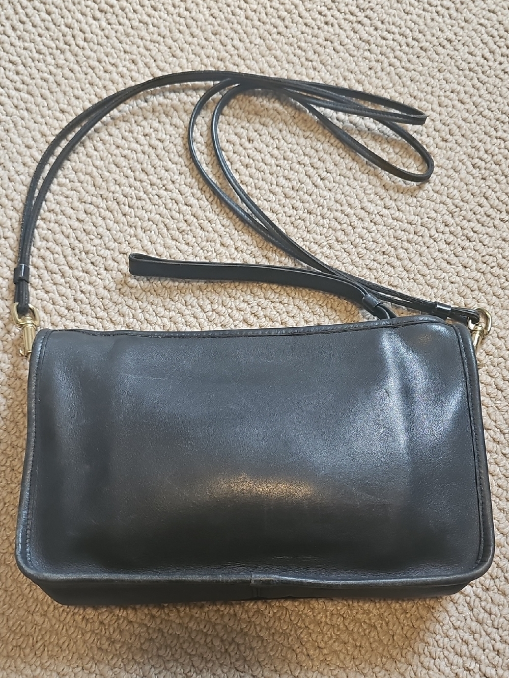 Vintage COACH Leather Crosdbody Bag Purse
